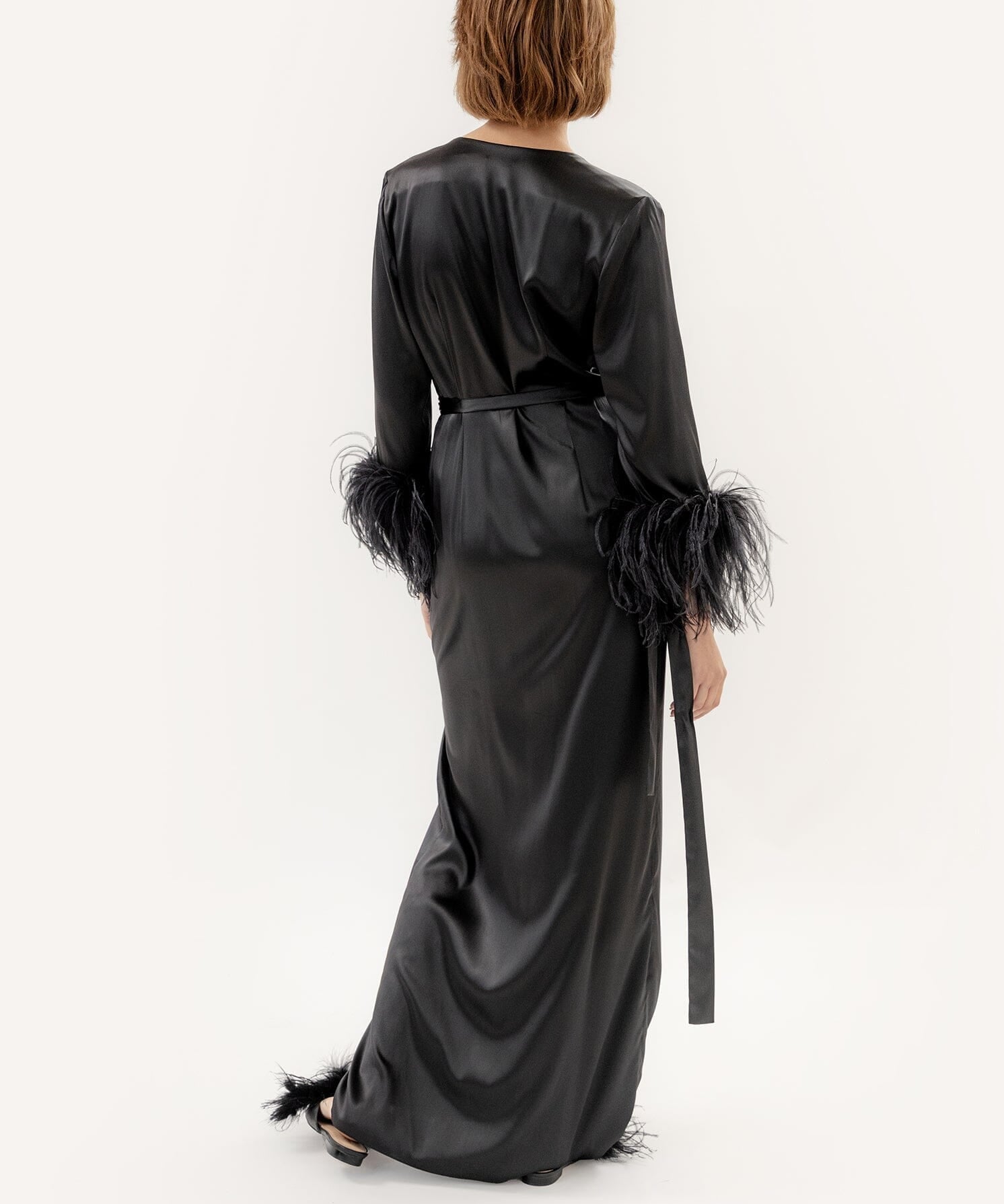  Glimmering Secret Robe Black Amoralle