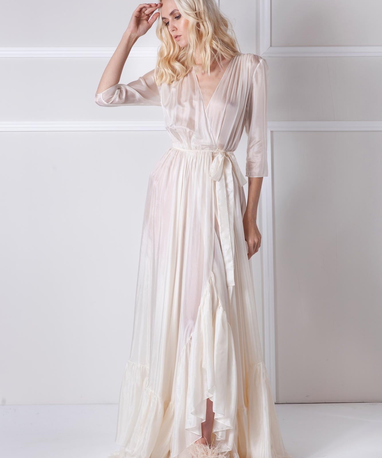  Into the mystic gown Amoralle